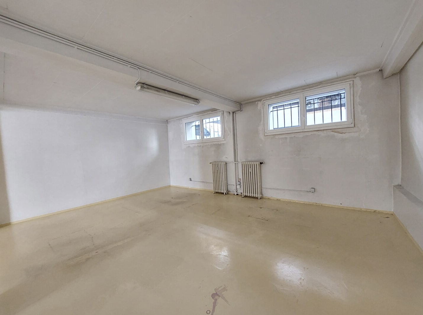 Rue De La Colonie, Paris for lease Interior Photo- Image 1 of 2