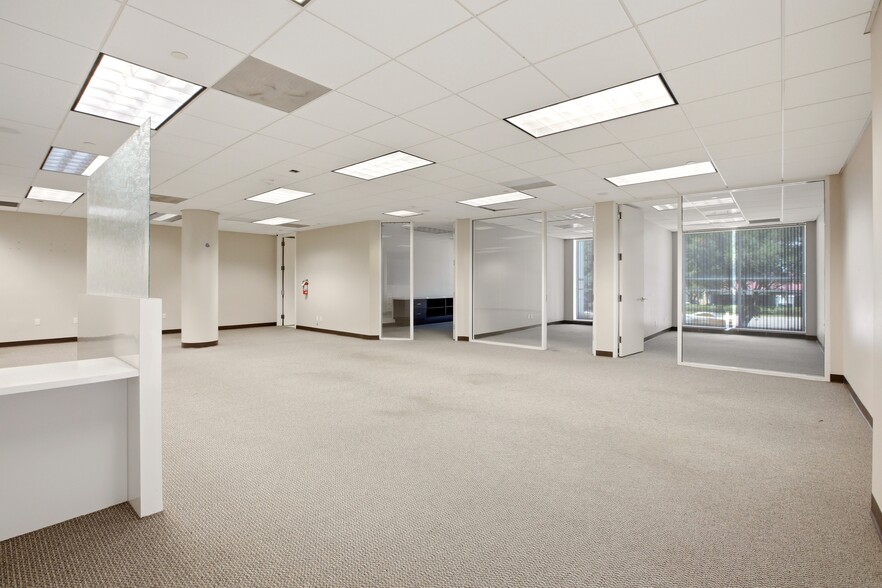 7900 NW 154th St, Miami Lakes, FL à louer - Photo du bâtiment - Image 3 de 13