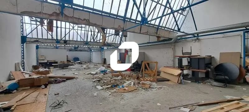 Flex in Montreuil for lease - Interior Photo - Image 3 of 5