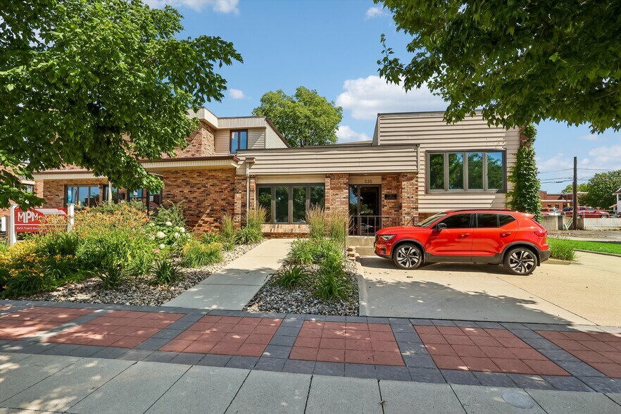 535 Main St, Ames, IA à louer - Photo du bâtiment - Image 1 de 38
