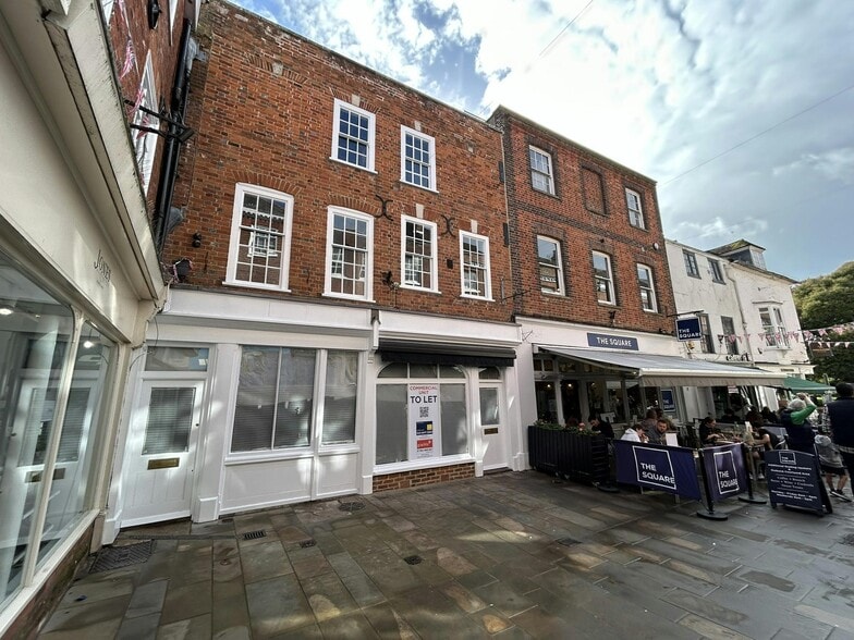 18 The Square, Winchester for lease - Building Photo - Image 3 of 8