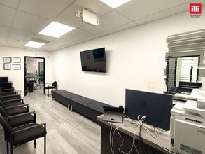 1100-1104 E Broadway, Glendale, CA à louer Photo intérieure- Image 2 de 12