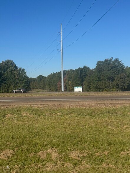 954 Old Jackson Rd, Canton, MS à vendre - Photo du bâtiment - Image 2 de 7