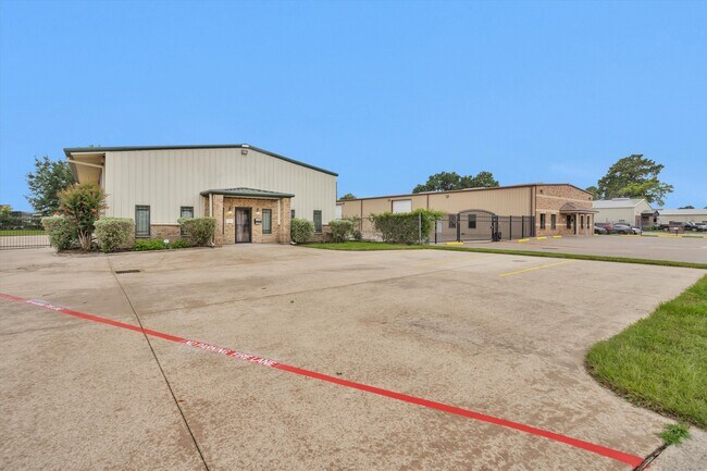 More details for 11111 Neeshaw Dr, Houston, TX - Industrial for Lease