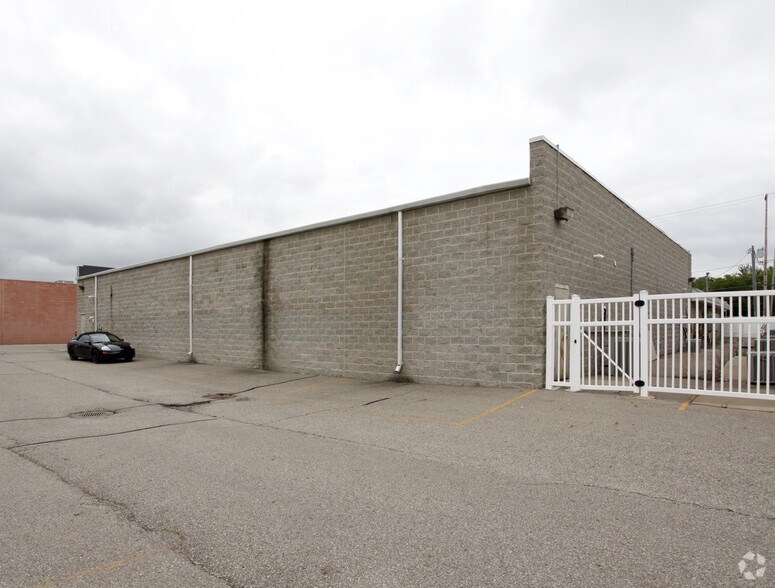 600 S Mill St, Clio, MI à vendre - Photo du bâtiment - Image 2 de 2