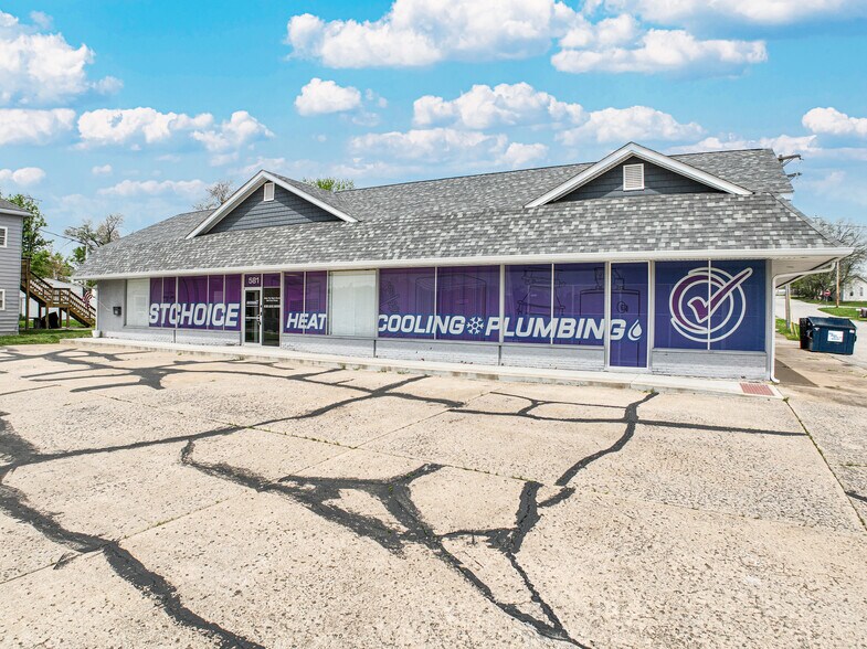 581 E Cherry St, Troy, MO à vendre - Photo du bâtiment - Image 2 de 57