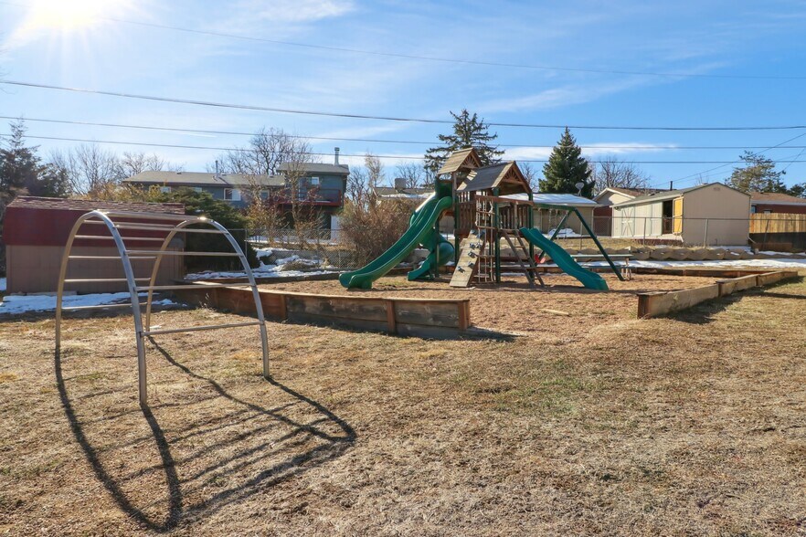 1072 Chambers Rd, Aurora, CO à louer - Photo du bâtiment - Image 2 de 3