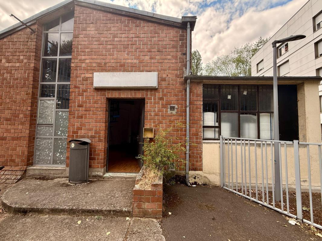 Retail in Evry Courcouronnes for sale Building Photo- Image 1 of 9