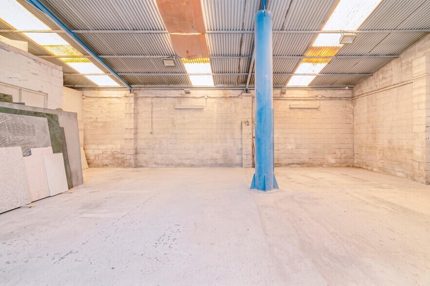 Industriel dans Atarfe à vendre - Photo du bâtiment - Image 2 de 42