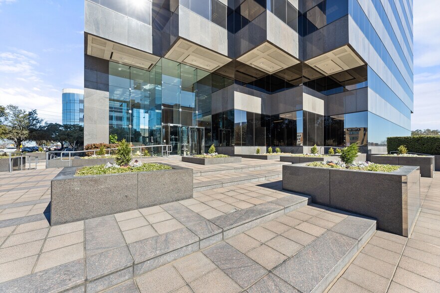 10000 N Central Expy, Dallas, TX à louer - Photo du bâtiment - Image 3 de 13