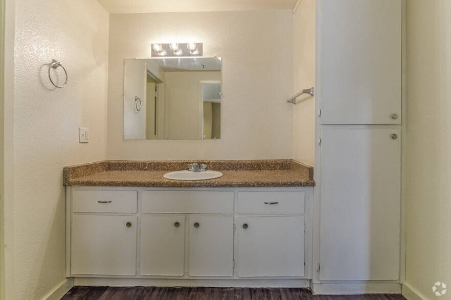 6500 47th St, Sacramento, CA à vendre - Photo intérieure - Image 2 de 37