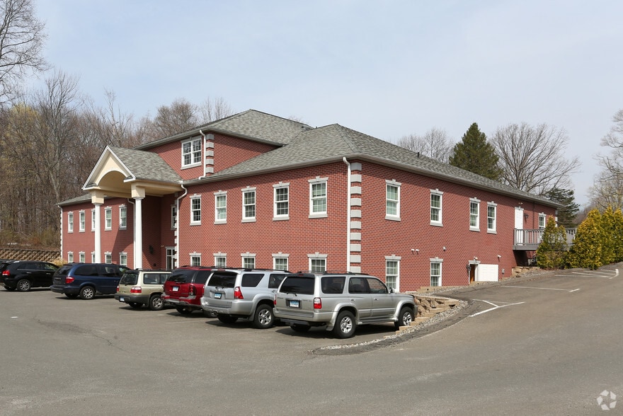 503 Wolcott Rd, Wolcott, CT à louer - Photo du bâtiment - Image 3 de 5