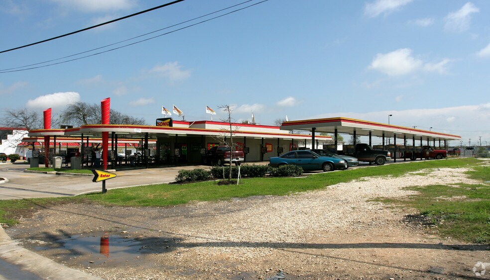 3510 Roosevelt Ave, San Antonio, TX à louer - Photo du bâtiment - Image 2 de 2