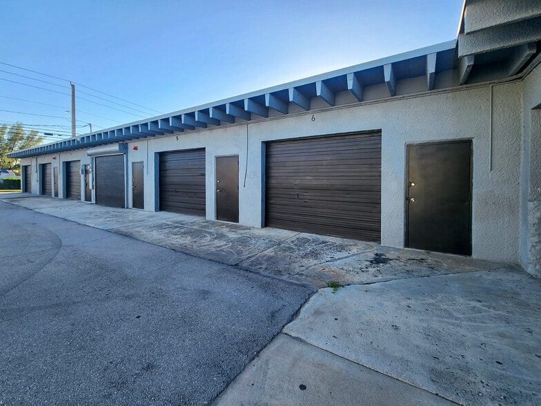 1151 WaterTower Rd, Lake Park, FL for lease - Building Photo - Image 2 of 10