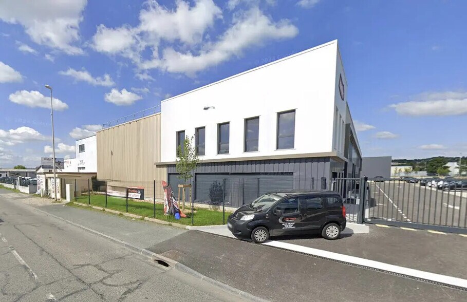 Local d'activités dans Genay à vendre - Photo du bâtiment - Image 2 de 2