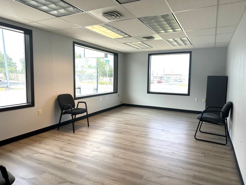 1405 N 26th Ave, Pasco, WA à louer - Photo intérieure - Image 3 de 7