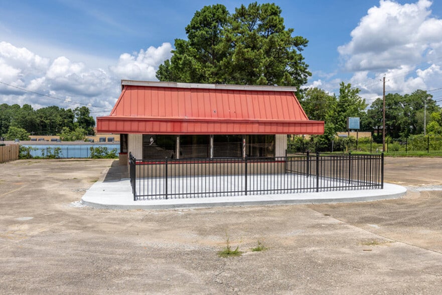 4145 Fulton Industrial Blvd, Atlanta, GA for lease - Building Photo - Image 1 of 21