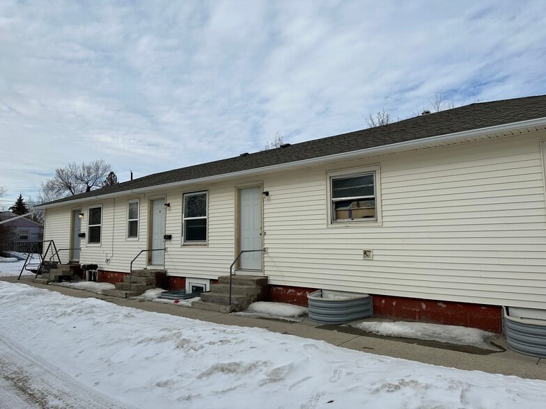 313 Sheridan St, Plentywood, MT for sale - Primary Photo - Image 1 of 28