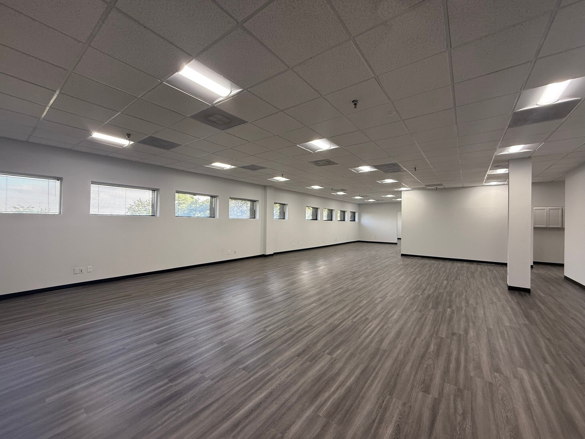 1170-1180 109th St, Grand Prairie, TX for lease Building Photo- Image 1 of 8