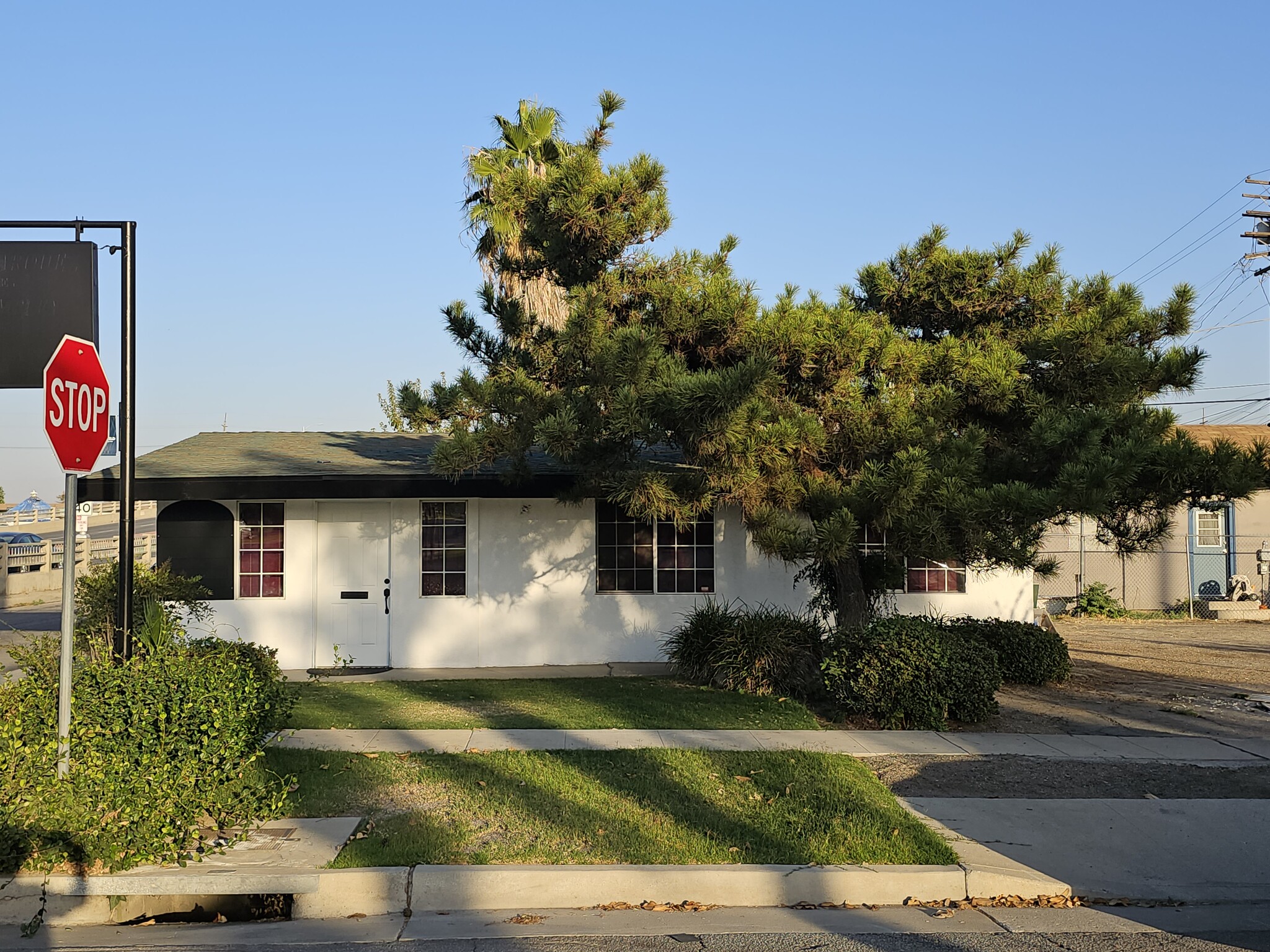 229 Truxtun Ave, Bakersfield, CA à vendre Photo du bâtiment- Image 1 de 1