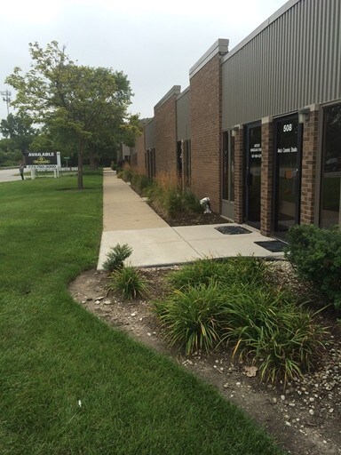 500-560 Zenith Dr, Glenview, IL à louer - Photo du bâtiment - Image 2 de 3