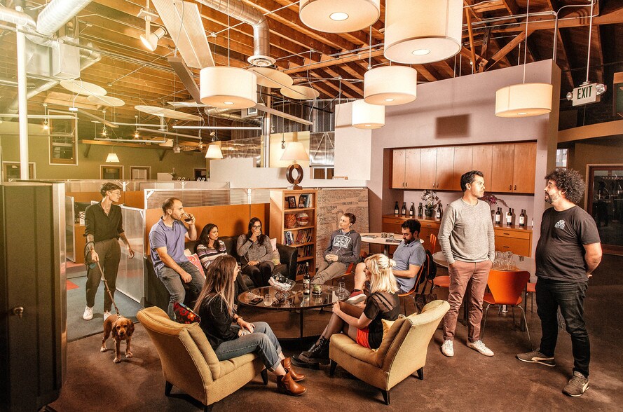 4136 Del Rey Ave, Marina Del Rey, CA à louer - Photo du bâtiment - Image 3 de 10