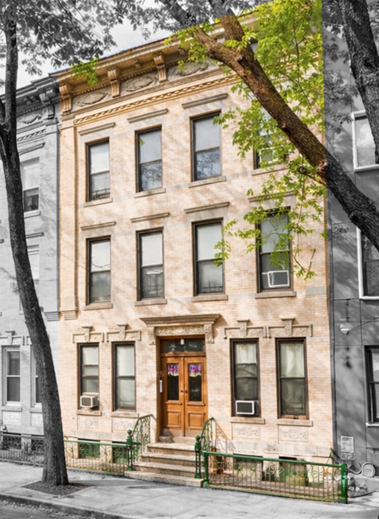959 Seneca Ave, Ridgewood, NY à vendre Photo du bâtiment- Image 1 de 15