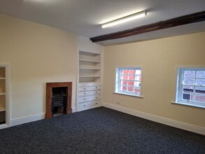 11 Church Ln, Oldham à louer Photo intérieure- Image 1 de 3