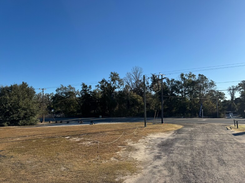 3160 Crawfordville Hwy, Crawfordville, FL à vendre - Photo du bâtiment - Image 2 de 3