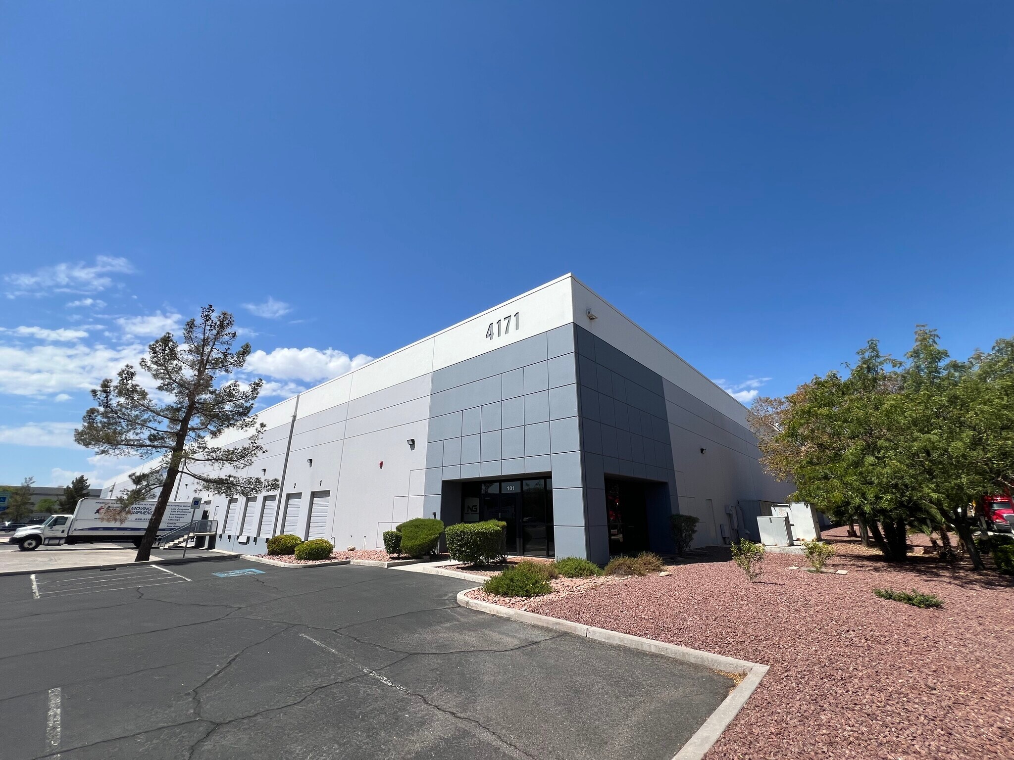 4171 Distribution Cir, North Las Vegas, NV for lease Primary Photo- Image 1 of 3