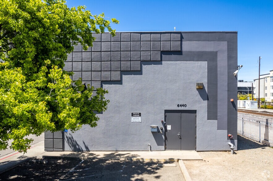 6440-6490 Bay St, Emeryville, CA à vendre - Photo du bâtiment - Image 1 de 17