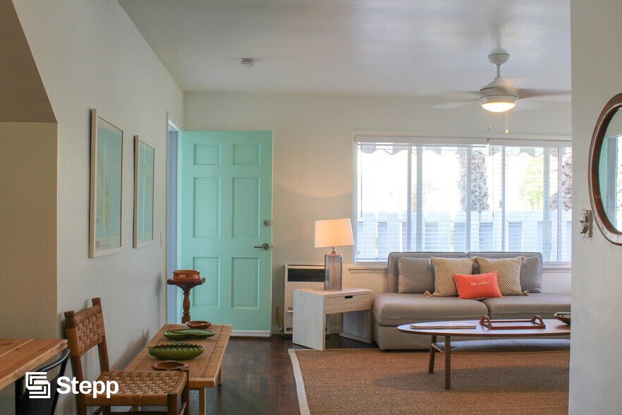 5120-5132 E Livingston Dr, Long Beach, CA à vendre - Photo du bâtiment - Image 3 de 15