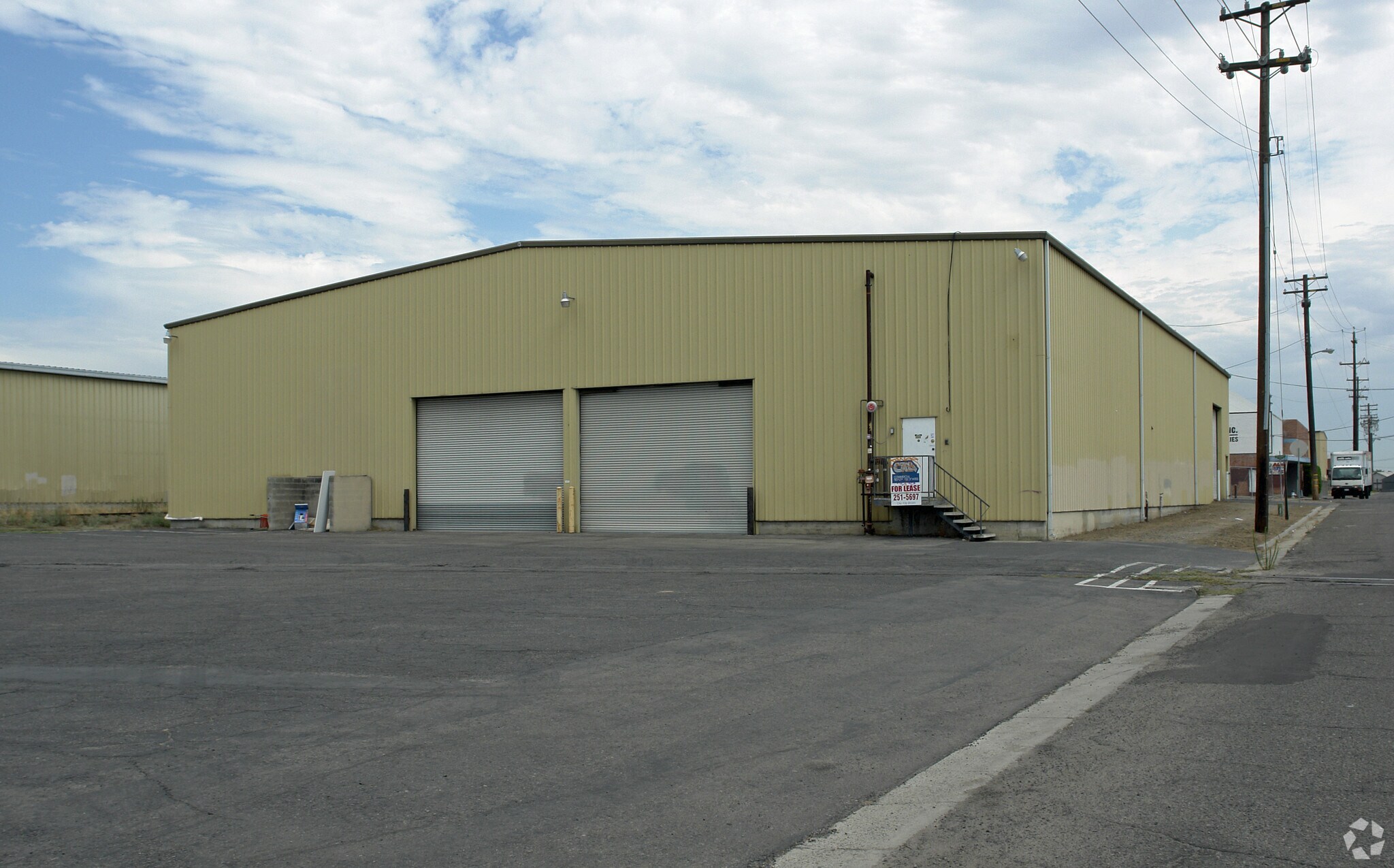 1626 S Pearl St, Fresno, CA for lease Primary Photo- Image 1 of 8