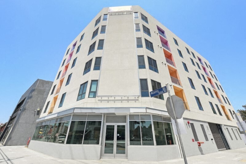 5201 W Adams Blvd, Los Angeles, CA for lease Building Photo- Image 1 of 2