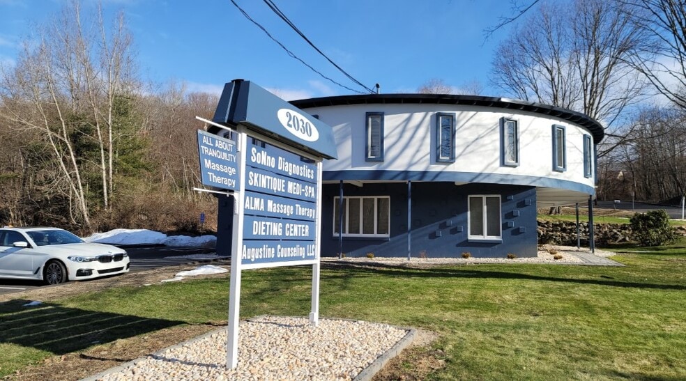 2030 Straits Tpke, Middlebury, CT for lease - Building Photo - Image 1 of 5