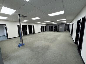 7401 Coldwater Rd, Fort Wayne, IN for lease Interior Photo- Image 1 of 5