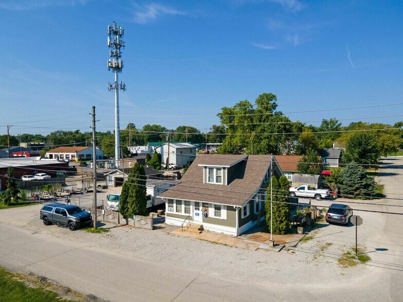 10620 Bellefontaine St, Carmel, IN à vendre - Photo du bâtiment - Image 3 de 21