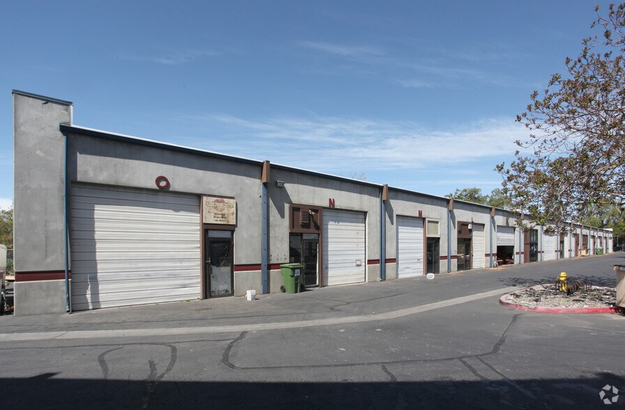 720 Olive Dr, Davis, CA à louer - Photo du bâtiment - Image 2 de 27