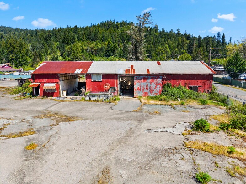 13026 Avenue of the Giants, Myers Flat, CA à vendre - Photo du bâtiment - Image 3 de 7