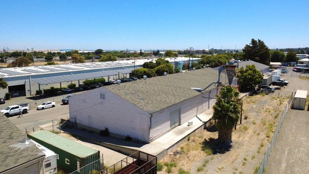 548 Bliss Ave, Pittsburg, CA for lease - Building Photo - Image 3 of 7