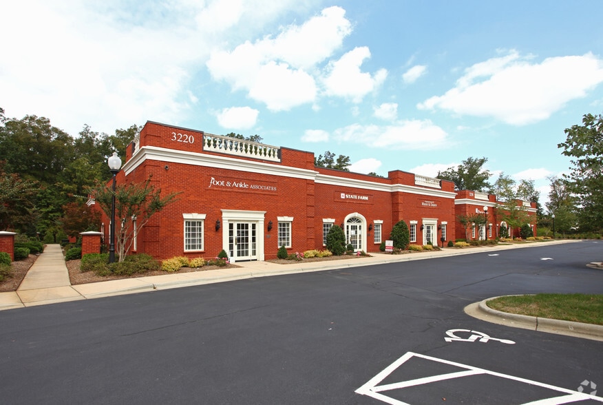 3220 Prosperity Church Rd, Charlotte, NC for lease - Primary Photo - Image 1 of 12