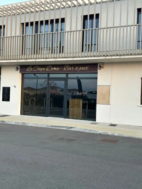 Retail in Lançon-Provence for lease Building Photo- Image 1 of 10