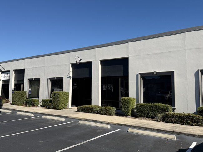 Plus de détails pour 9225 Ulmerton Rd, Largo, FL - Flex à vendre