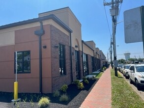 218 W Broad St, Burlington, NJ for lease Building Photo- Image 2 of 10