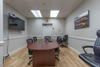 215 Church St, Lenoir, NC à louer Photo intérieure- Image 1 de 19