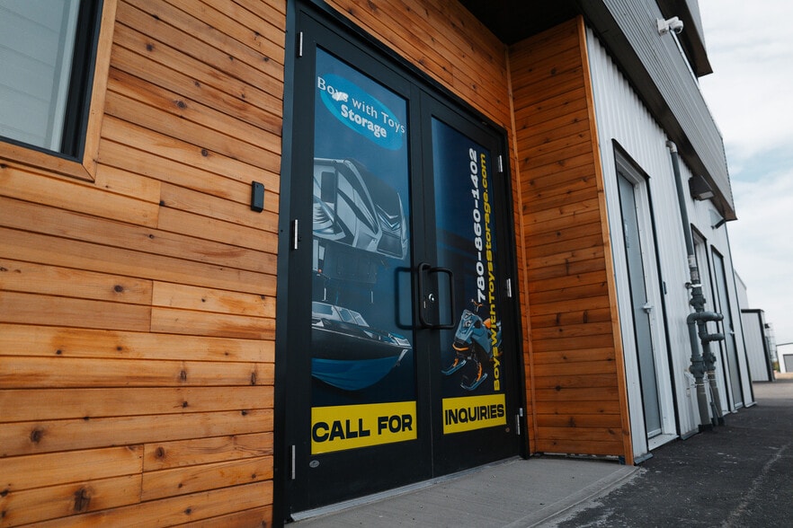 27201 Township Road 532A, Parkland County, AB for sale - Building Photo - Image 2 of 13