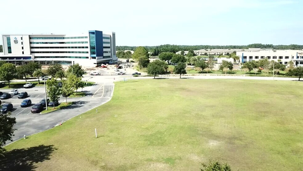 2349 Village Square Pky, Fleming Island, FL à vendre - Vidéo sur l’inscription commerciale - Image 2 de 7