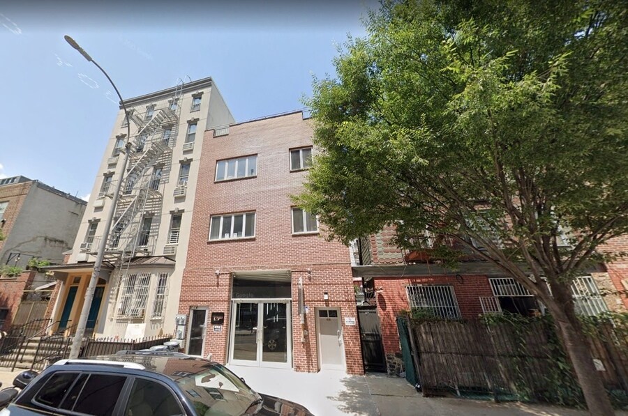 65 Scholes St, Brooklyn, NY à louer Photo du bâtiment- Image 1 de 4