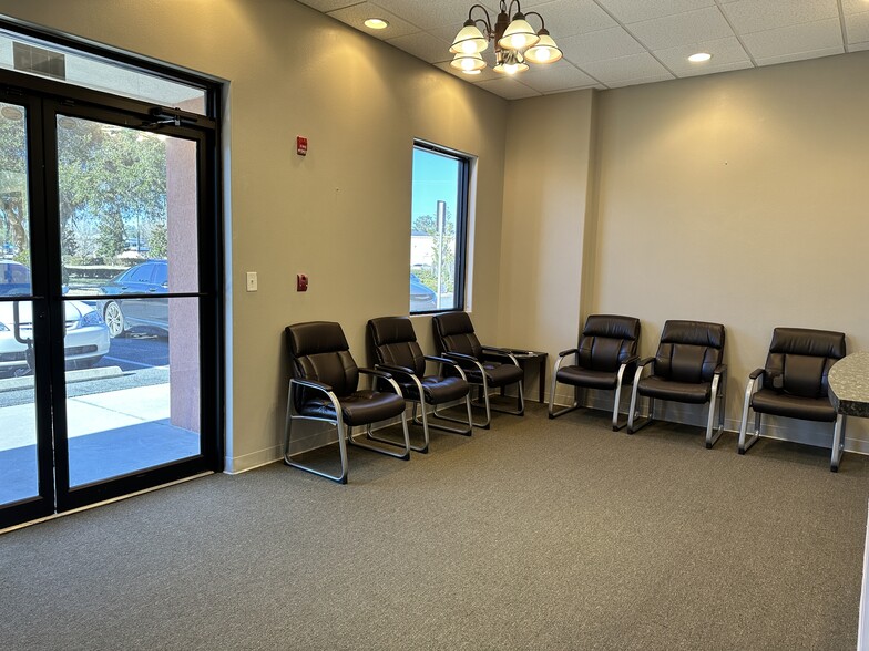 221 SW Stonegate Ter, Lake City, FL for lease - Building Photo - Image 2 of 21