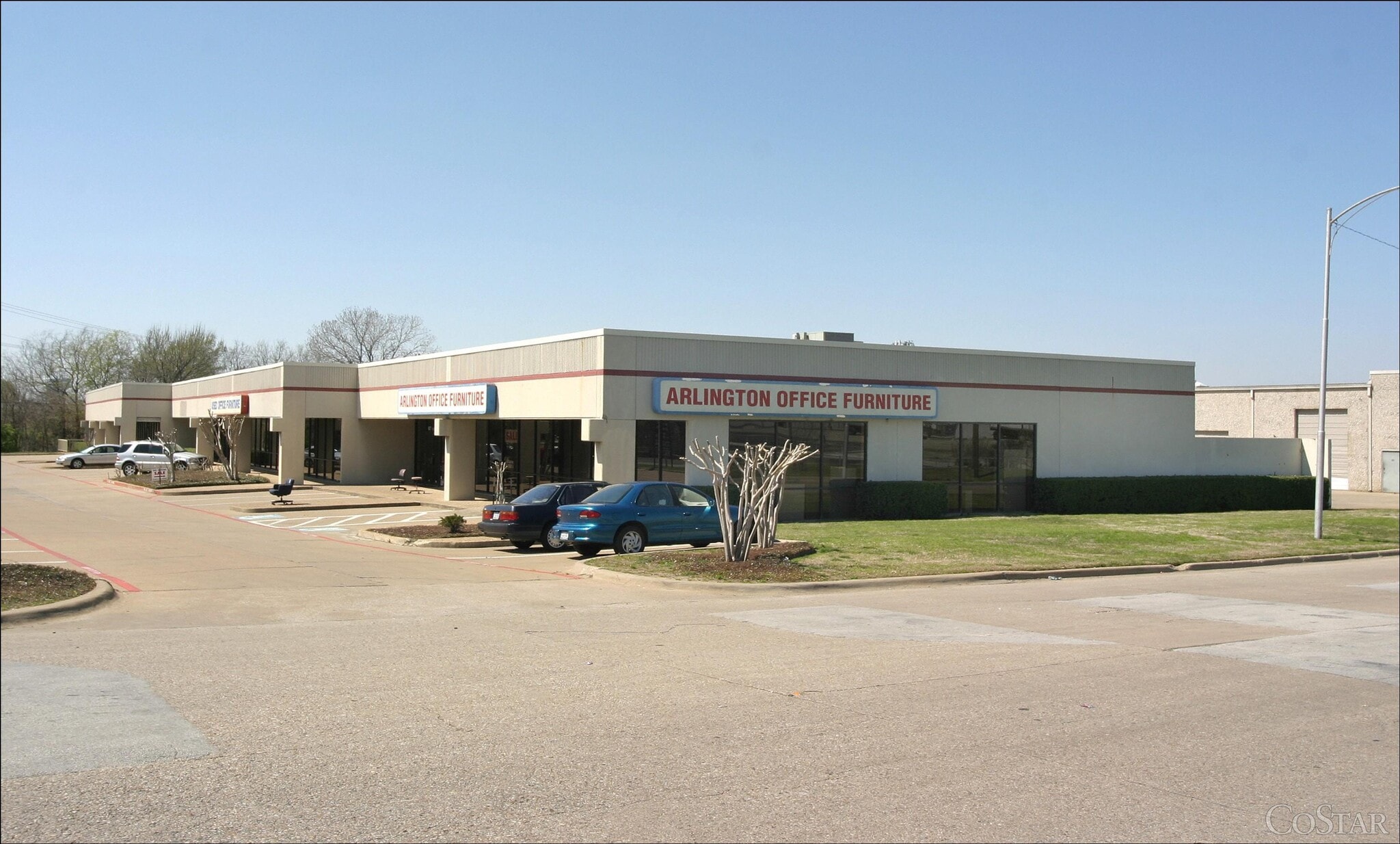 1817-1827 E Division St, Arlington, TX for lease Building Photo- Image 1 of 3